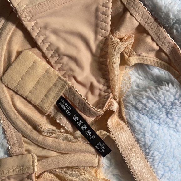 Lace Bra & Underwear 34D - Picture 2 of 7